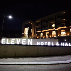 Eleven And Hall Hotel